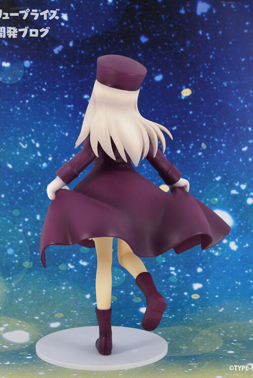 Descubre el apasionante mundo de Figura Illyasviel von Einzbern 17cm.