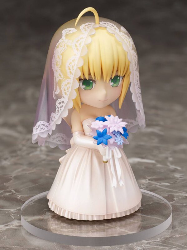 Descubre el apasionante mundo de Estatua Saber Decimo Aniversario Royal Dress.
