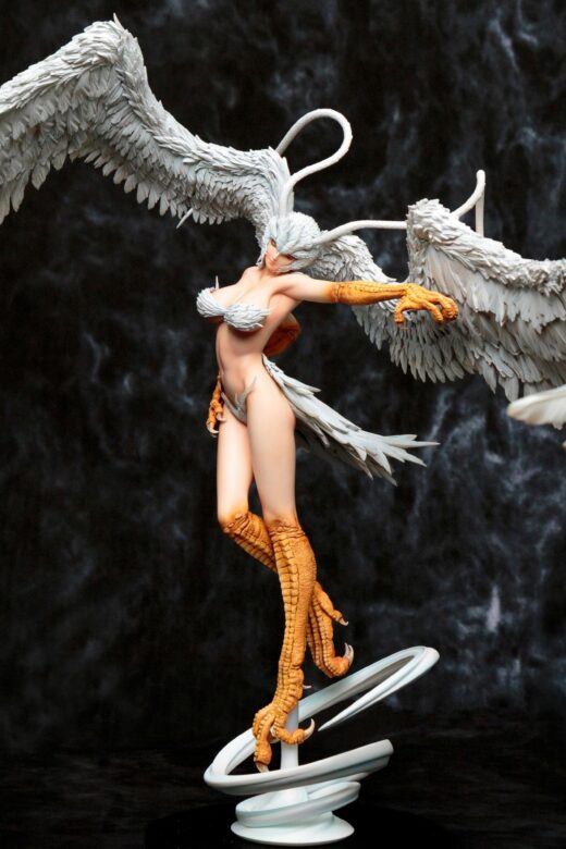 Descubre el apasionante mundo de Devilman Figura Sirene Demon Spiritual Wings in the Sky.