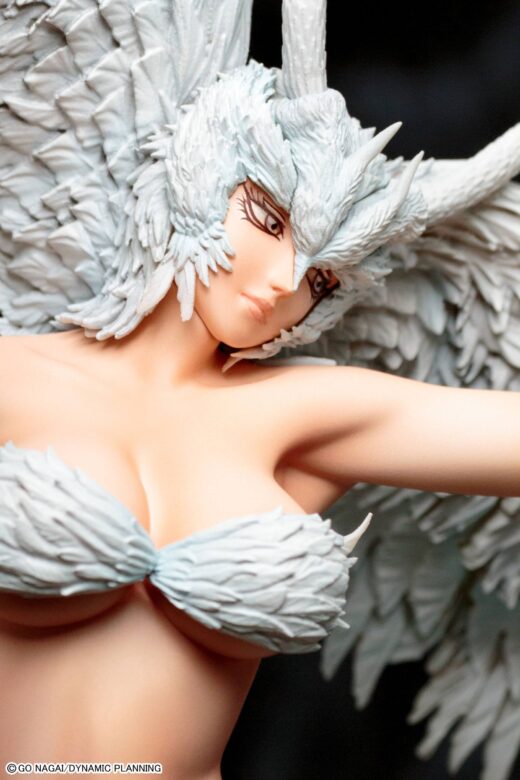Descubre el apasionante mundo de Devilman Figura Sirene Demon Spiritual Wings in the Sky.