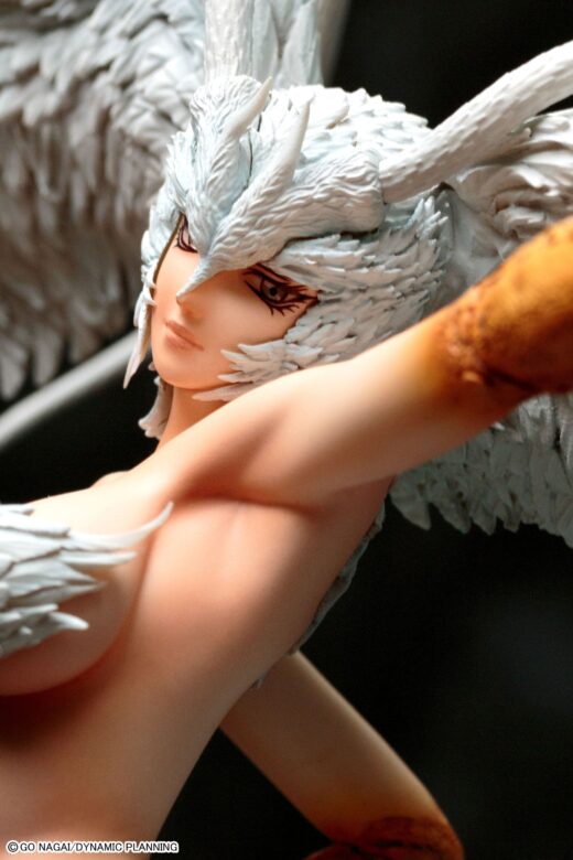 Descubre el apasionante mundo de Devilman Figura Sirene Demon Spiritual Wings in the Sky.