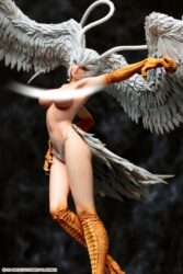 Descubre el apasionante mundo de Devilman Figura Sirene Demon Spiritual Wings in the Sky.