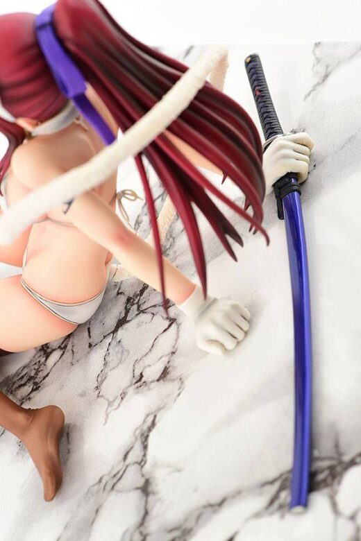 Descubre el apasionante mundo de Estatua Erza Scarlet Cat Gravure Style.