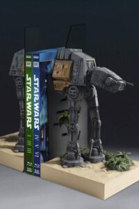 Descubre el apasionante mundo de Star Wars Soportalibros AT-ACT.