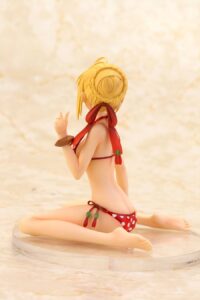 Descubre el apasionante mundo de Estatua Saber Nero Claudius Swimsuit.