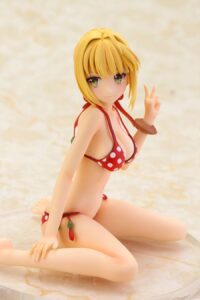 Descubre el apasionante mundo de Estatua Saber Nero Claudius Swimsuit.