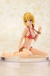 Descubre el apasionante mundo de Estatua Saber Nero Claudius Swimsuit.