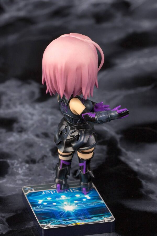 Descubre el apasionante mundo de Estatua Shielder Mash Kyrielight.