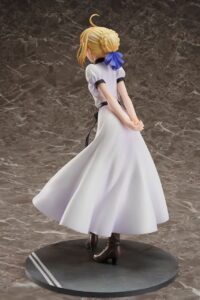 Descubre el apasionante mundo de Estatua Saber England Journey Dress.