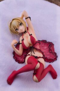 Descubre el apasionante mundo de Estatua Saber Nero Claudius 16cm.