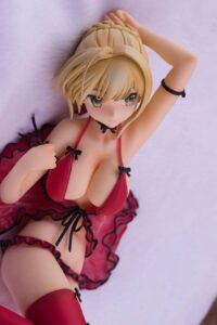 Descubre el apasionante mundo de Estatua Saber Nero Claudius 16cm.