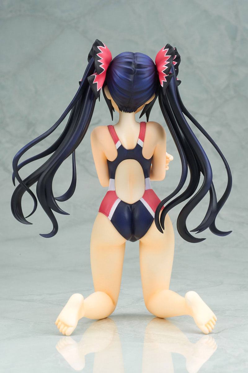 Descubre el apasionante mundo de Hyperdimension Neptunia Figura Neptunia Noire Swimsuit Version.