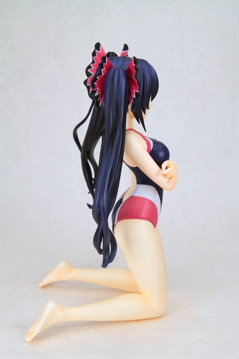 Descubre el apasionante mundo de Hyperdimension Neptunia Figura Neptunia Noire Swimsuit Version.