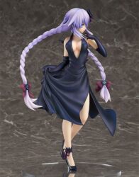 Descubre el apasionante mundo de Hyperdimension Neptunia Figura Purple Heart Dress Version.