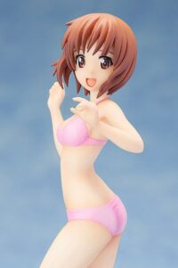 Descubre el apasionante mundo de Figura Girls und Panzer der Film Miho Nishizumi Swimsuit Version 14 cm.