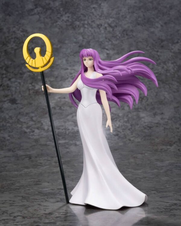 Descubre el apasionante mundo de Saint Seiya Figura D-D-P Diosa Atena mas Soldados y Reloj de Fuego del Santuario.