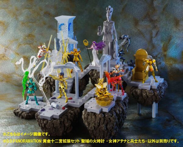 Descubre el apasionante mundo de Saint Seiya Figura D-D-P Diosa Atena mas Soldados y Reloj de Fuego del Santuario.