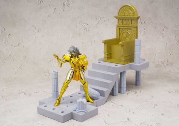 Descubre el apasionante mundo de Saint Seiya Soul of Gold Figura Saga de Geminis Saga Camara del Patriarca.
