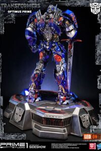 Descubre el apasionante mundo de Transformers El Ultimo caballero Figura Optimus Prime 89 cm.