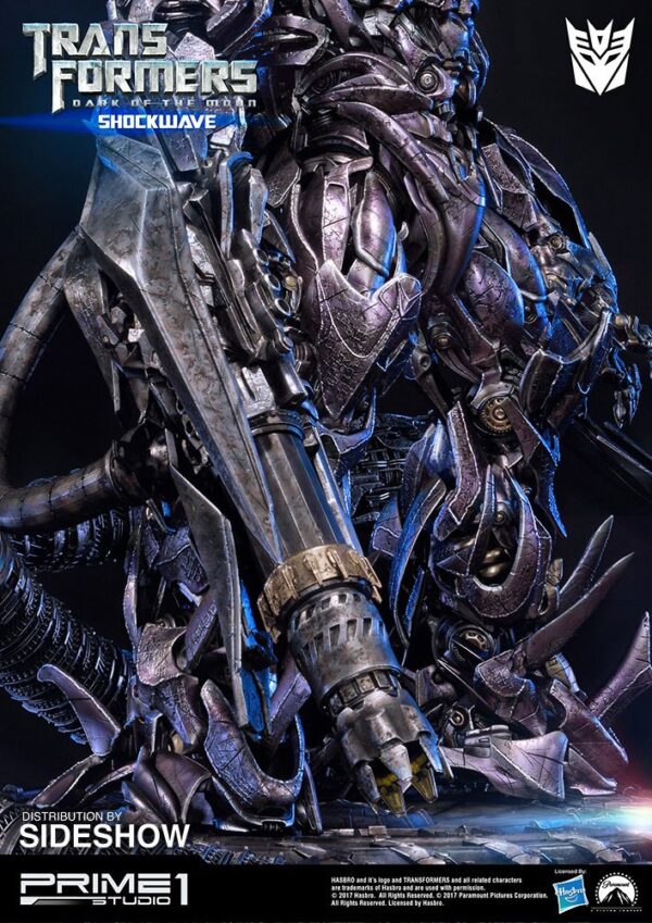 Descubre el apasionante mundo de Transformers El lado oscuro de la luna Figura Shockwave 93 cm.