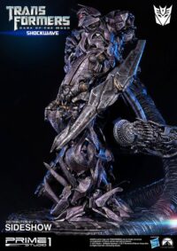 Descubre el apasionante mundo de Transformers El lado oscuro de la luna Figura Shockwave 93 cm.