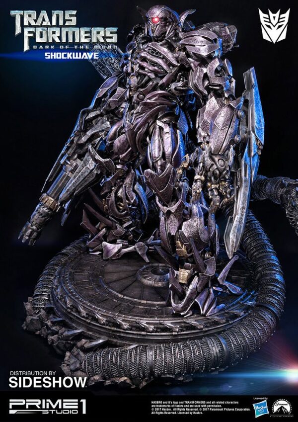 Descubre el apasionante mundo de Transformers El lado oscuro de la luna Figura Shockwave 93 cm.