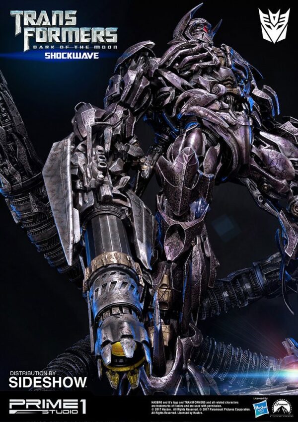 Descubre el apasionante mundo de Transformers El lado oscuro de la luna Figura Shockwave 93 cm.