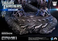 Descubre el apasionante mundo de Transformers El lado oscuro de la luna Figura Shockwave 93 cm.