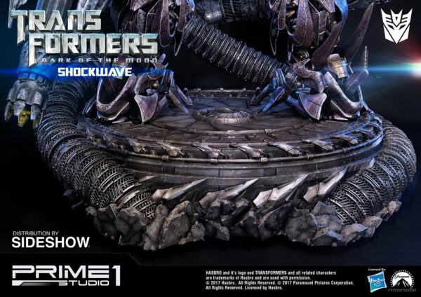 Descubre el apasionante mundo de Transformers El lado oscuro de la luna Figura Shockwave 93 cm.