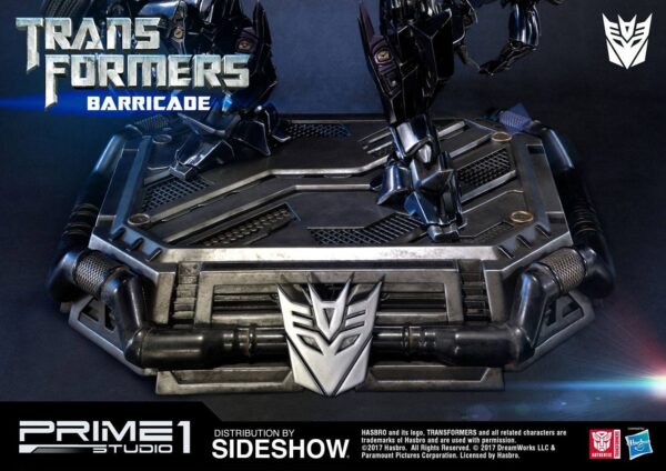 Descubre el apasionante mundo de Transformers Figura Barricade 76 cm.