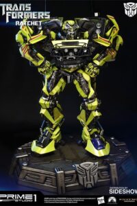 Descubre el apasionante mundo de Transformers Figura Ratchet 66 cm.