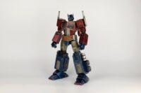 Descubre el apasionante mundo de Transformers Generation 1 Figura Optimus Prime Classic Edition 41 cm.