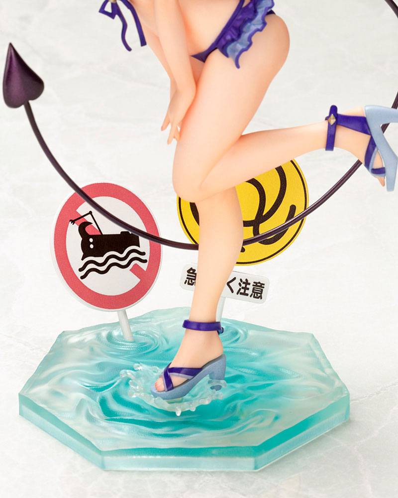 Descubre el apasionante mundo de Estatua Shadow Mistress Yuko Swimsuit.