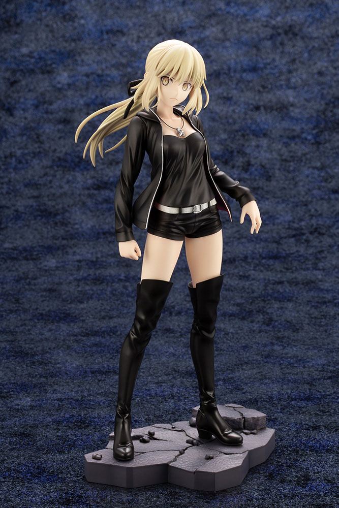Descubre el apasionante mundo de Estatua FGO Saber Altria Alter Casual.