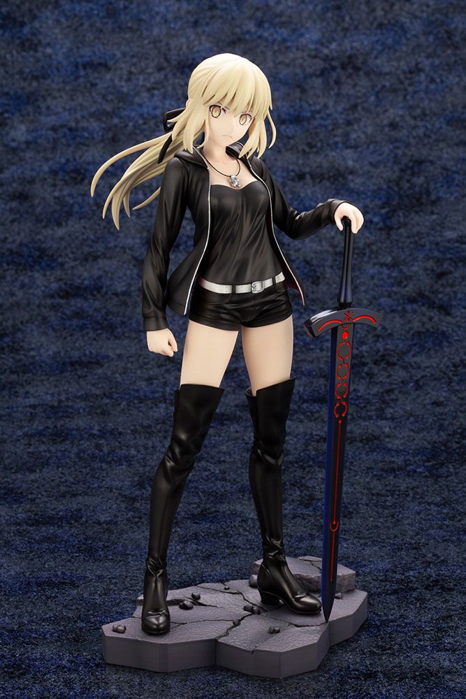 Descubre el apasionante mundo de Estatua FGO Saber Altria Alter Casual.
