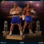 Descubre el apasionante mundo de Street Fighter Estatuas 1/3 Sagat PCS Exclusive Evolution Set 93 cm.