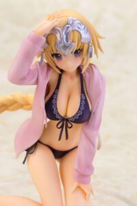 Descubre el apasionante mundo de Estatua Jeanne dArc Swimsuit Version.