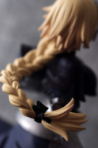 Descubre el apasionante mundo de Estatua Fate Jeanne dArc 18cm.