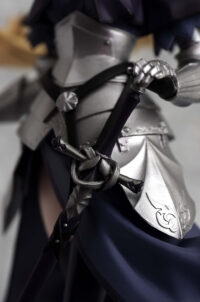 Descubre el apasionante mundo de Estatua Fate Jeanne dArc 18cm.