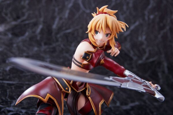 Descubre el apasionante mundo de Figura Fate Apocrypha Holy Grail 20cm.