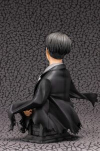 Descubre el apasionante mundo de Estatua Attack on Titan Levi Up Figure Color 25 cm.