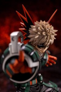 Descubre el apasionante mundo de Figura My Hero Academia Katsuki Bakugo ARTFXJ.