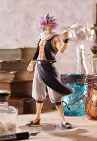 Descubre el apasionante mundo de Estatua Fairy Tail Natsu Dragneel 17cm.
