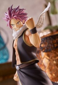 Descubre el apasionante mundo de Estatua Fairy Tail Natsu Dragneel 17cm.