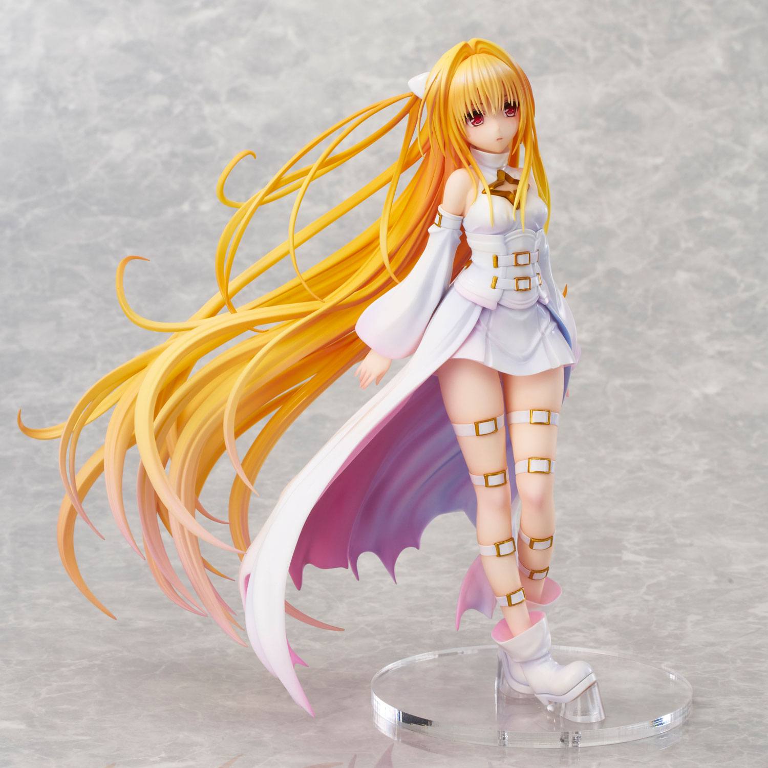 Descubre el apasionante mundo de Figura To Love-Ru Darkness Golden Darkness White.