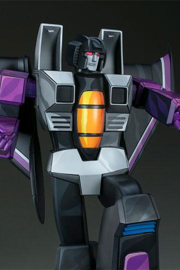 Estatua Transformers Museum Scale Skywarp G1 67 cm