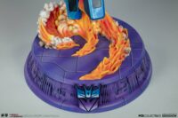 Descubre el apasionante mundo de Estatua Transformers Museum Scale Starscream G1 67 cm.