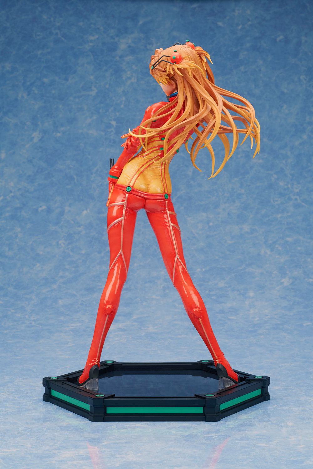 Descubre el apasionante mundo de Estatua You Can Not Advance Asuka.