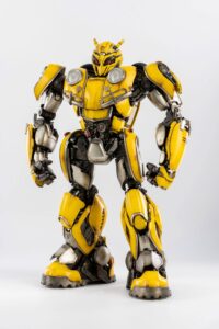 Descubre el apasionante mundo de Figura Bumblebee Premium Scale Bumblebee 35 cm.