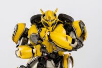Descubre el apasionante mundo de Figura Bumblebee Premium Scale Bumblebee 35 cm.